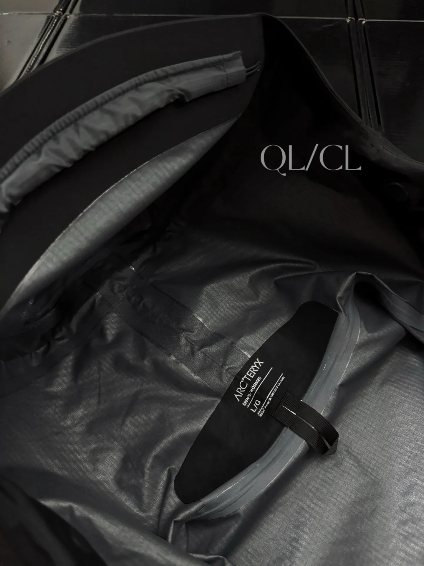 K 66 Quality ARC'TERYX ALPHA SV 8 Breathable Sv ， ， ， ： N X GORE-TEX® Alpha SV Wear-Resistant Wear-Resistant : ykk logo TPU 100 1.1 Water Tight™ : 70 : logo， Velcro® ， ， ， Hem Lock ： Size：XS-XXL ：116 120 124 128 132 136 ：48 49 50 51 52 53 ：62 63 64 67 68 ：70.5 72.5 74.5 76.5 77.5 78.5